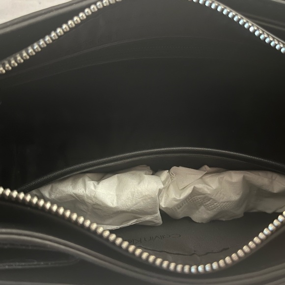 Calvin Klein Black Leather Women's Bag - Picture 11 of 11